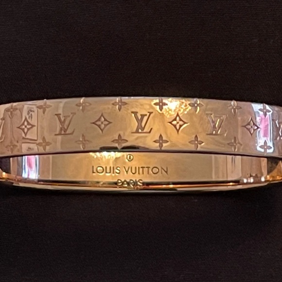 LOUIS VUITTON NANOGRAM CUFF - Picture 2 of 8